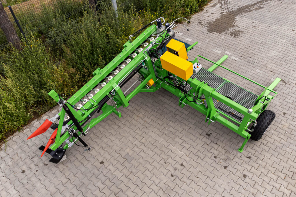 Комбайн за изваждане на фиданки SOLAN Z452